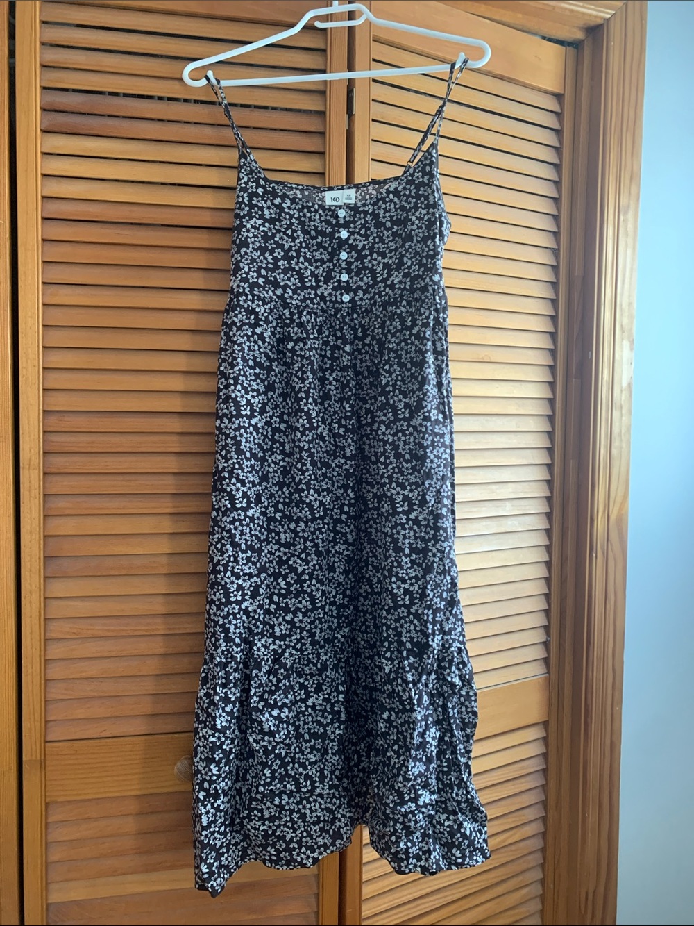 tentree Black and White Floral Midi Dress